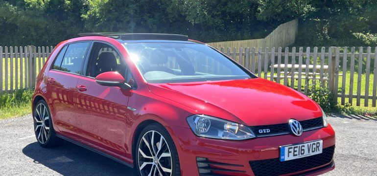 VW GOLF GTD 184PS, 1 OWNER, PAN ROOF, £20/YEAR TAX, 19″ SANTIAGO WHEELS